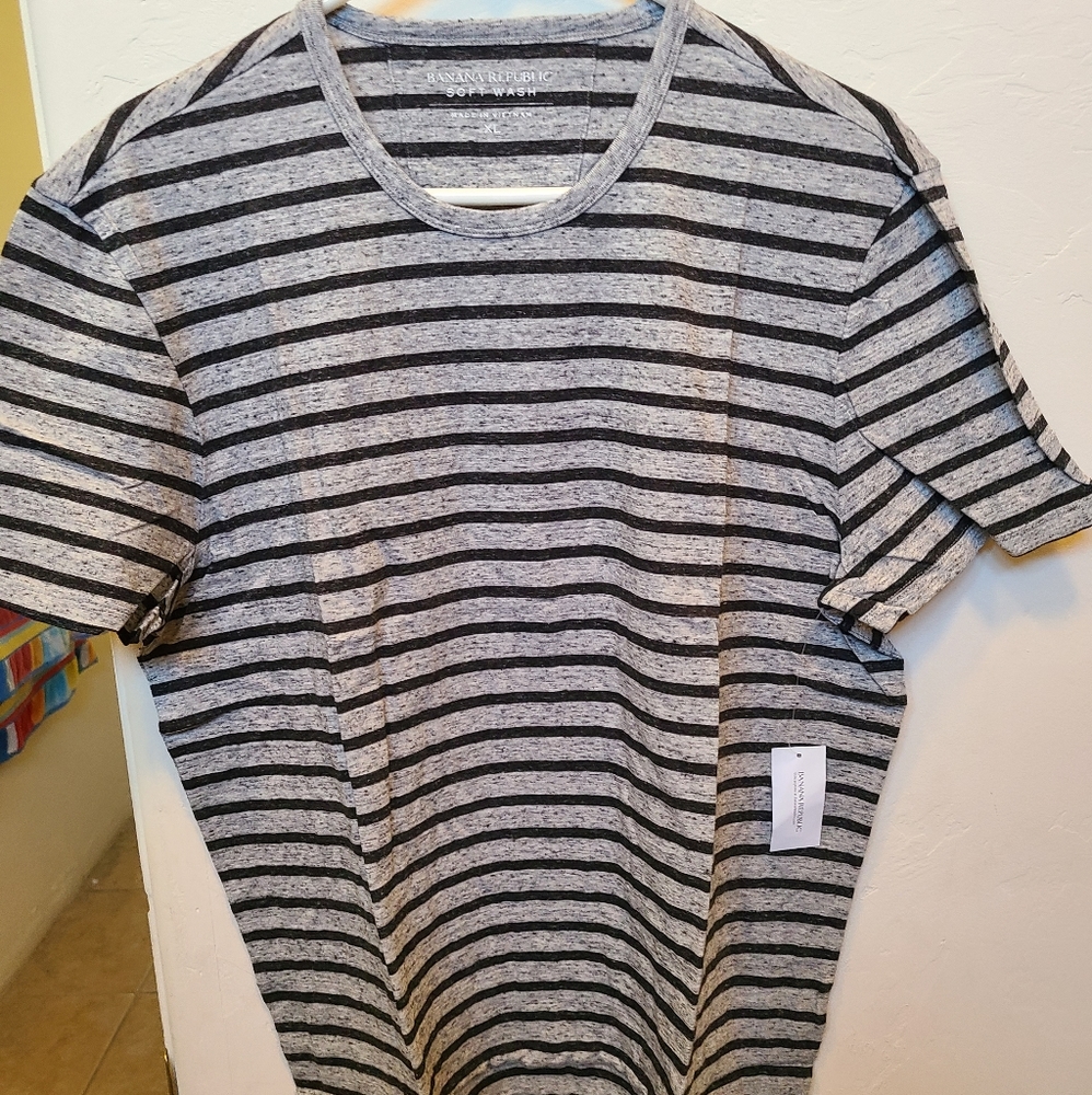 Banana Republic Soft Wash Tee. NWT. XL